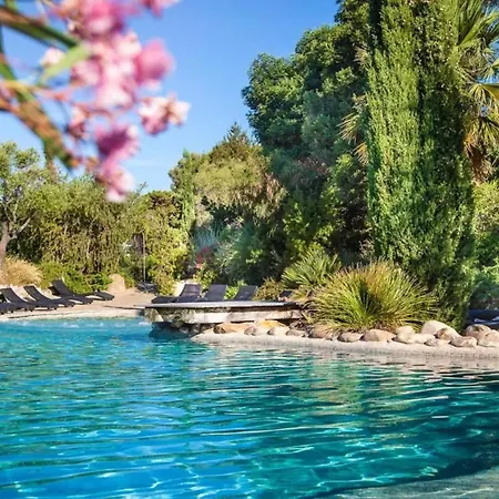 펜션 Charmante Maison De A Avec Piscine