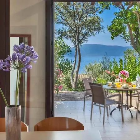 Charmante Maison De A Avec Piscine 펜션 오므또