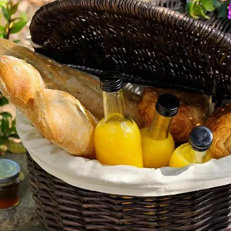 펜션 Charmante Maison De A Avec Piscine