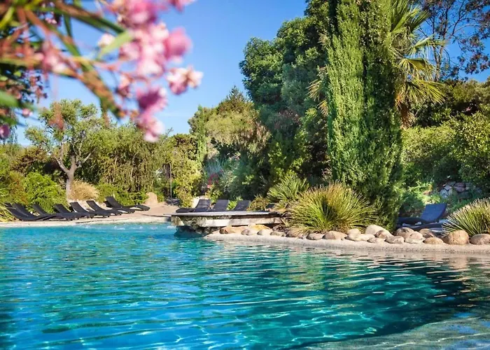 Prázdninový dům Charmante Maison De A Avec Piscine