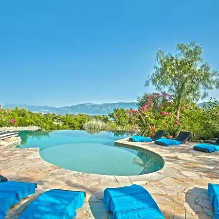 Charmante Maison De A Avec Piscine * Olmeto (Corsica)