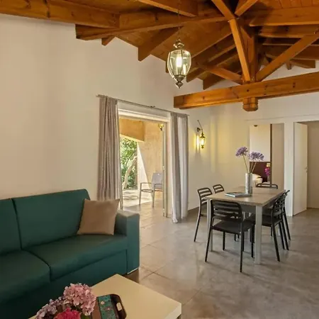 Charmante Maison De A Avec Piscine * Olmeto (Corsica)