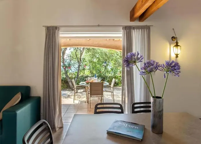 Charmante Maison De à Avec Piscine