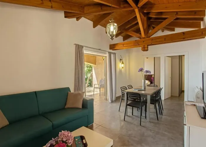 Charmante Maison De A Avec Piscine * Olmeto (Corsica)